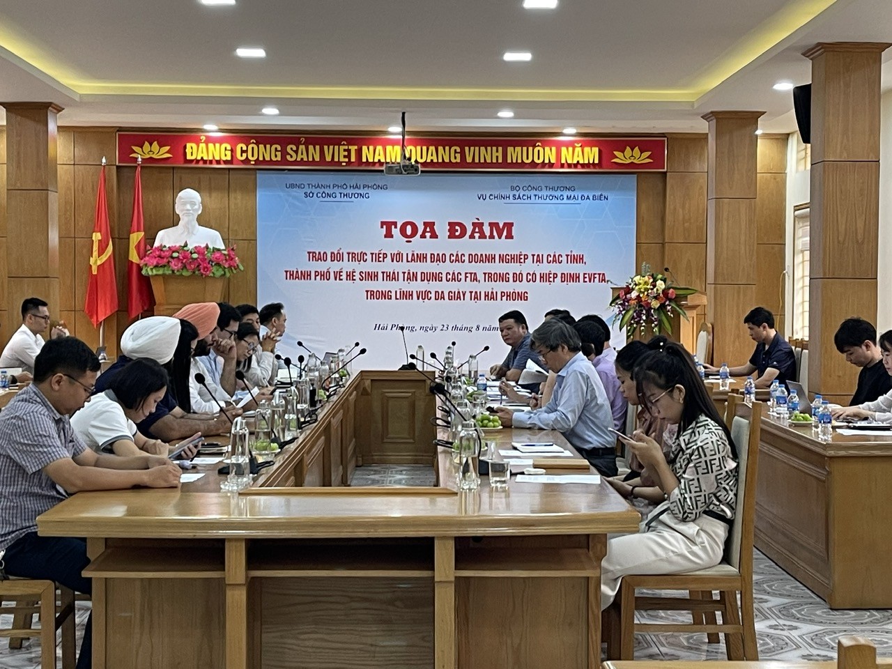 Tọa đàm trao đổi trực tiếp với lãnh đạo các doanh nghiệp tại các tỉnh, thành phố về Hệ sinh thái tận dụng các FTA, trong đó có Hiệp định CPTPP, EVFTA và UKVFTA